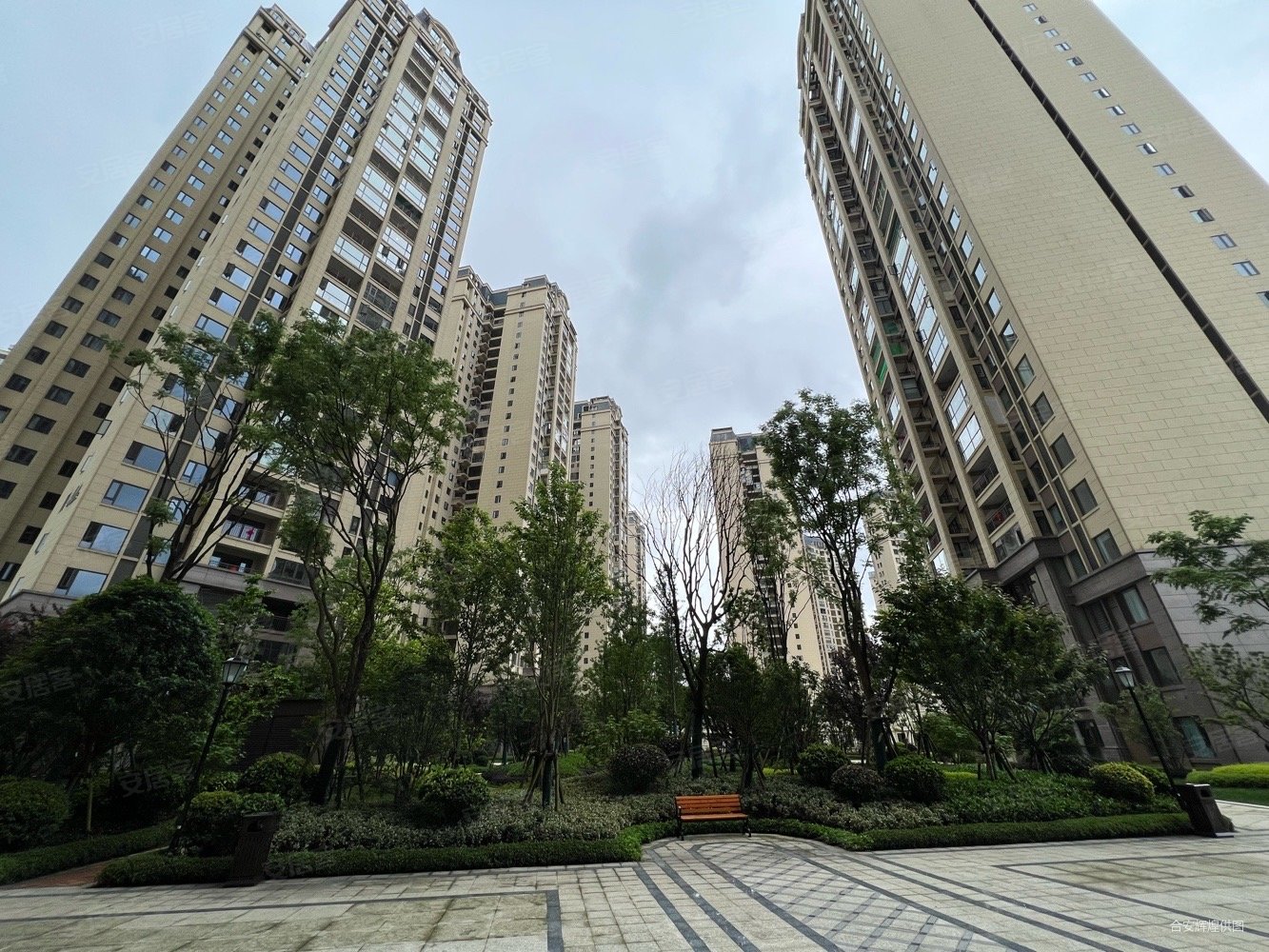 贵阳房产网>贵阳二手房>观山湖二手房>会展城二手房>远大美域>