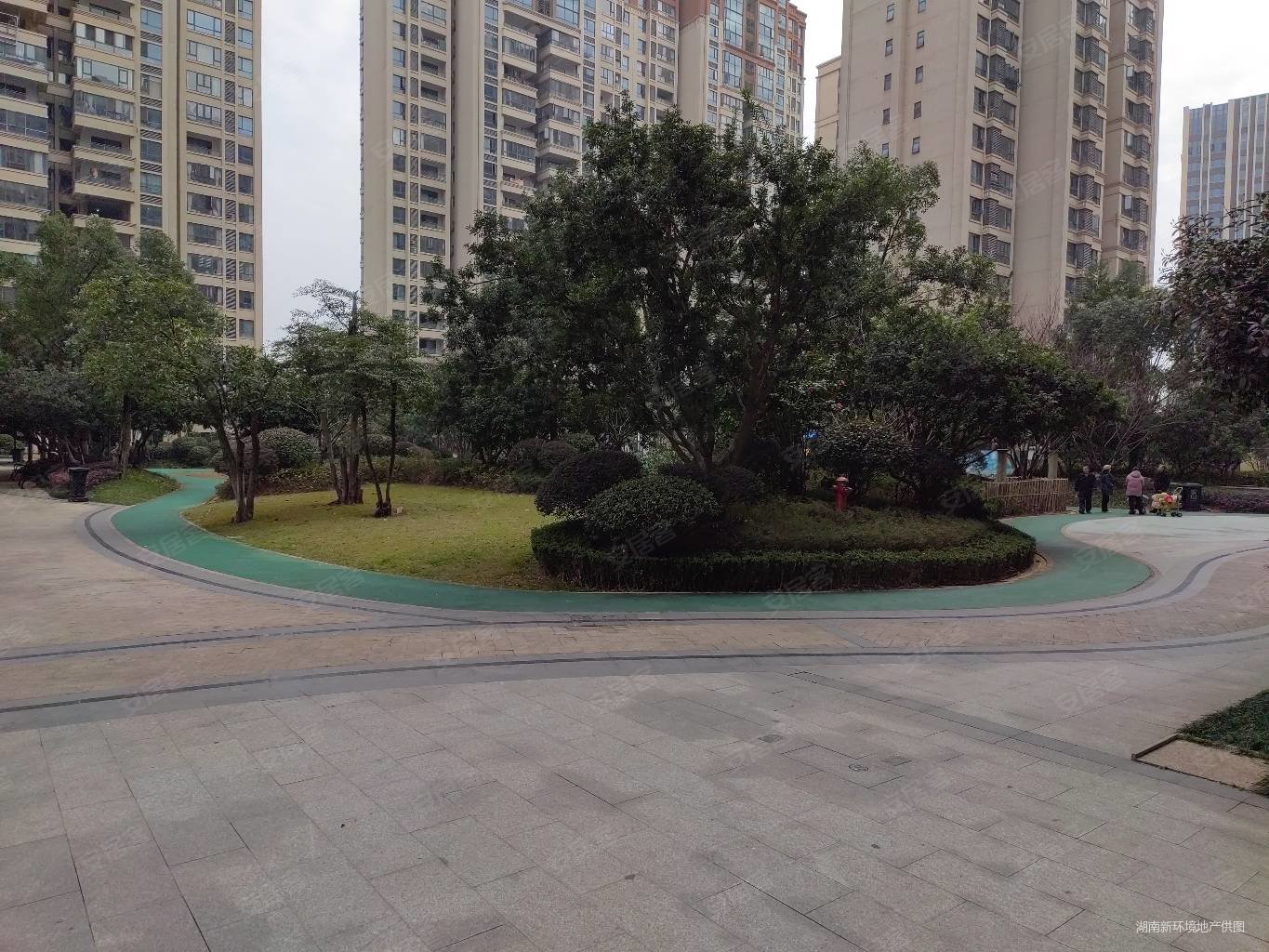 七字头五矿万境蓝山两房湘雅医院理工大学地铁口不靠马路