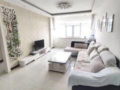 龙口东城区兰兴路松涛 两居室南北通透 精装修 林苑 利群保利~出租房源真实图片
