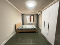 北京海淀苏家坨临荣耀 主卧独卫西小营新村 温阳路 包物业取暖 干净 看房随出租房源真实图片