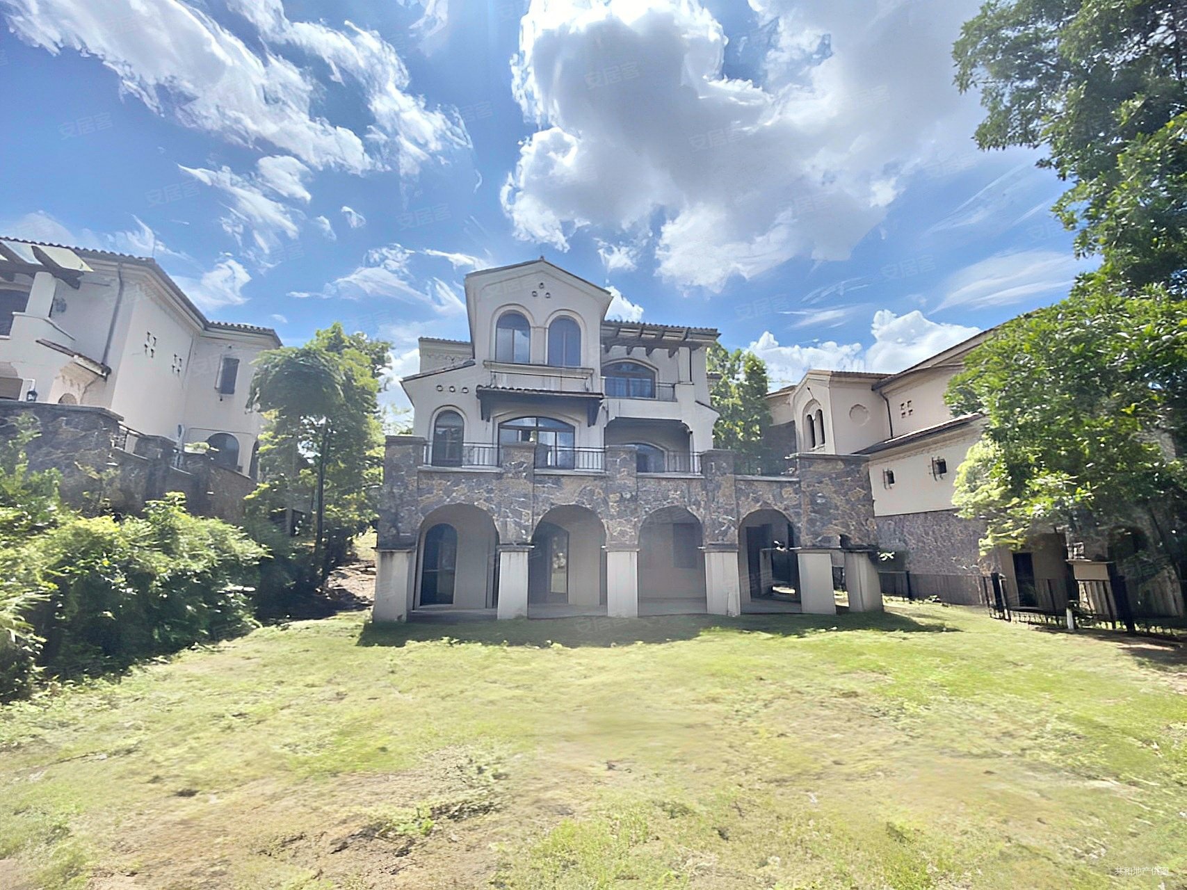 万科兰乔圣菲别墅