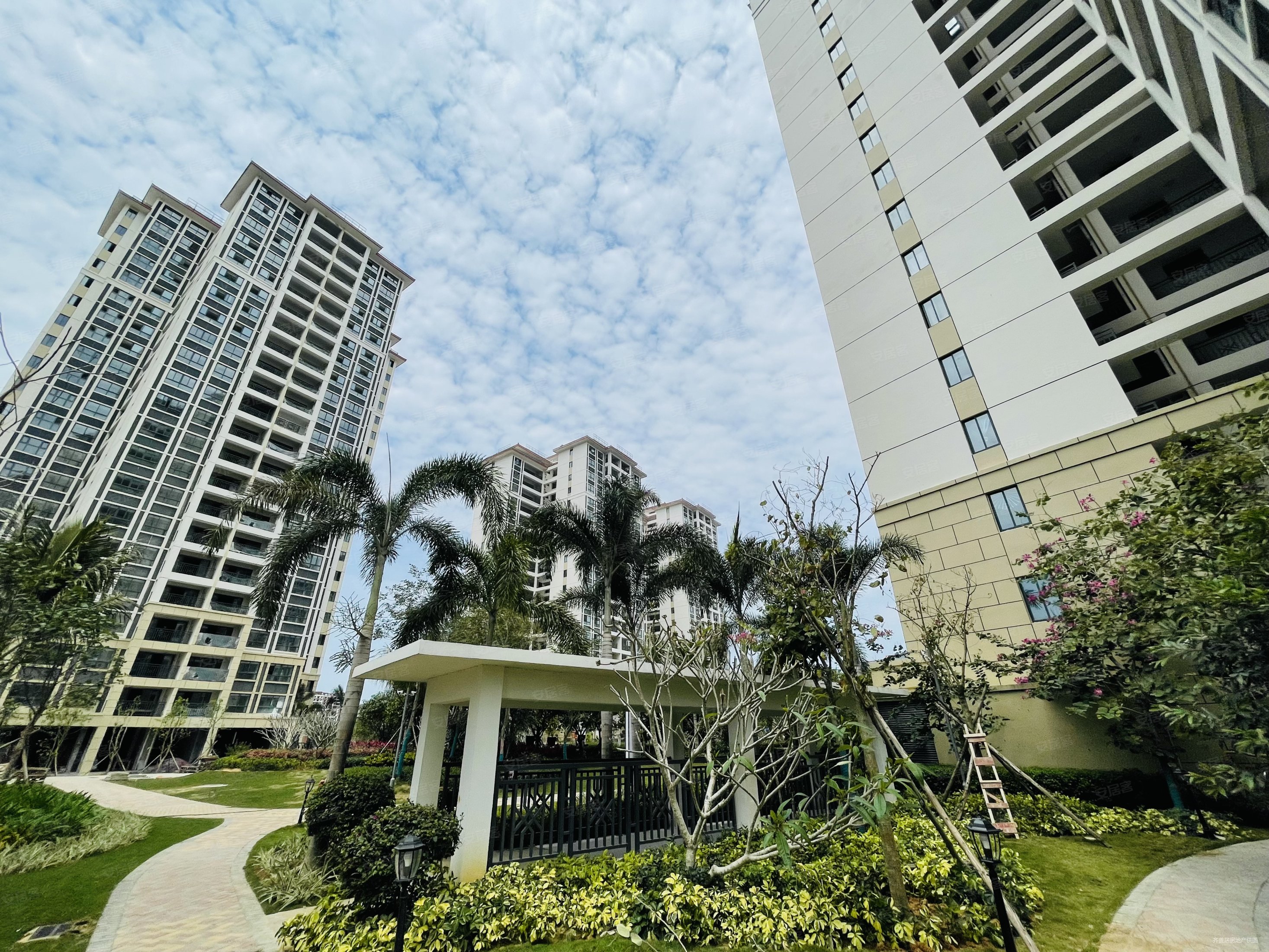 70年产权精装修可看房保利崖州湾现房双阳台