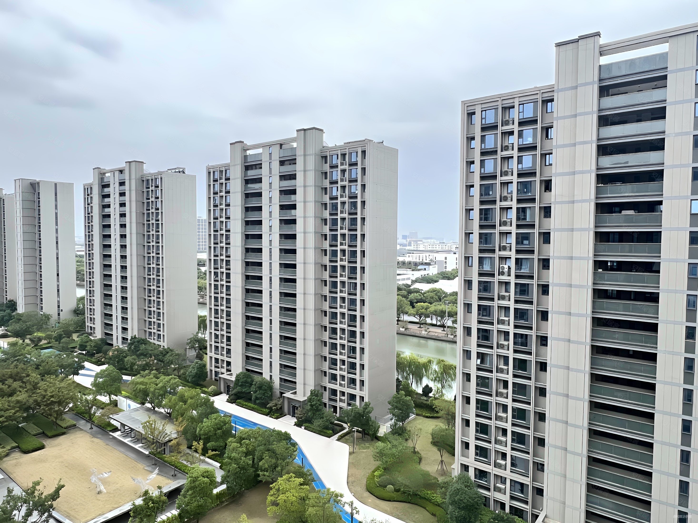 小区位于奥体南有地铁口物业管理完善交通和生活配套完