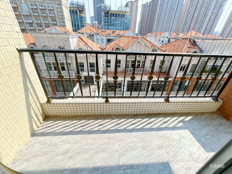 莞城君尚旁边威尼斯广场可以入户两房格局毛坯收楼