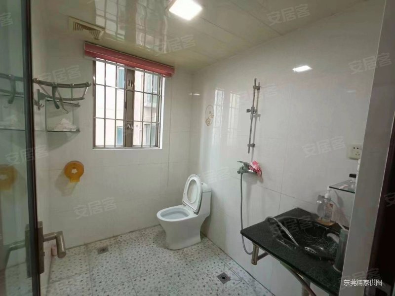 塘厦中心区隆福花园两室两厅两卫业主急售