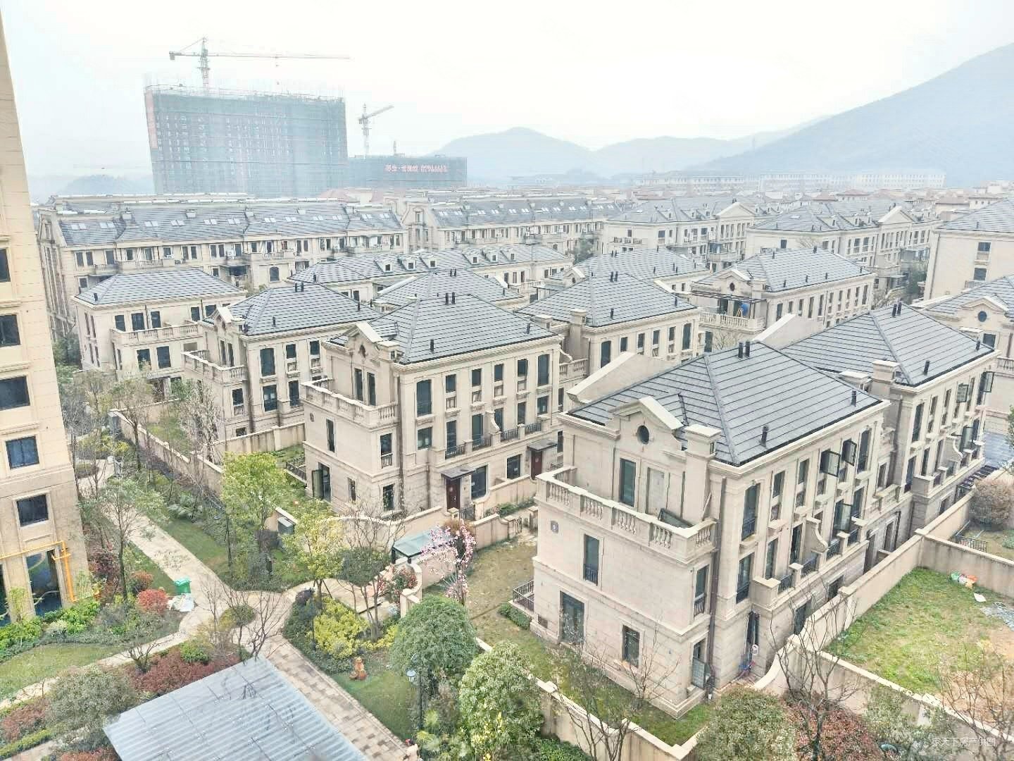 九龙仓雍景山(公寓住宅)3室2厅2卫102.45㎡南北335万