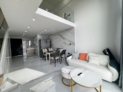 台州温岭温岭市区小姐姐转租 恒隆商业街loft精装一室 奶油风可签半年合同出租房源真实图片