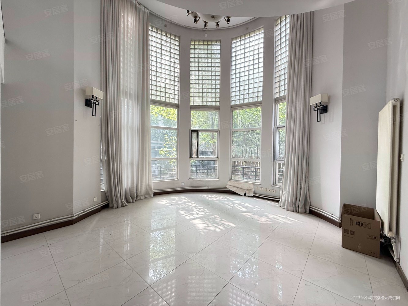 一栋洋房5室2厅3卫261.1㎡南北1680万