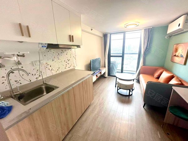 永荟广场近万达医院旁单身情侣公寓业主急租拎包入住