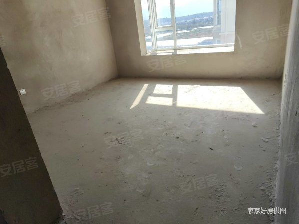 迪丽家园4室2厅2卫151㎡东西90.8万