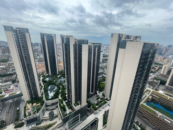 深圳宝安马安山万丰海岸城11号线马安山站 海岸城精装全齐3房 拎包