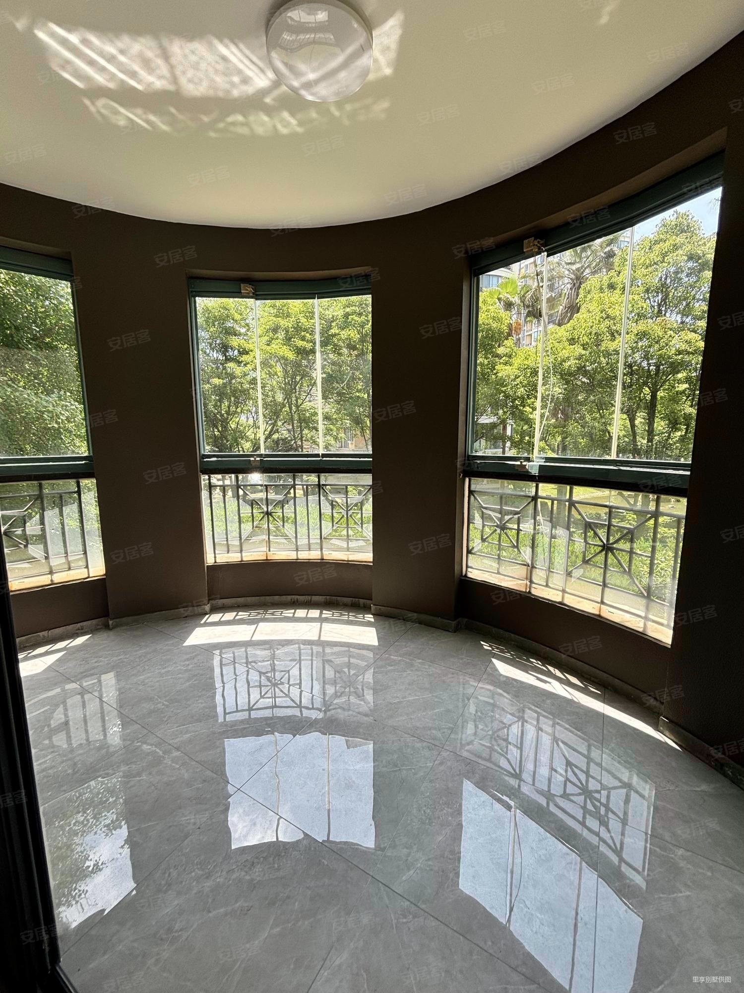 金桥爱建园豪装4房从未入住带3阳台有钥匙随时看