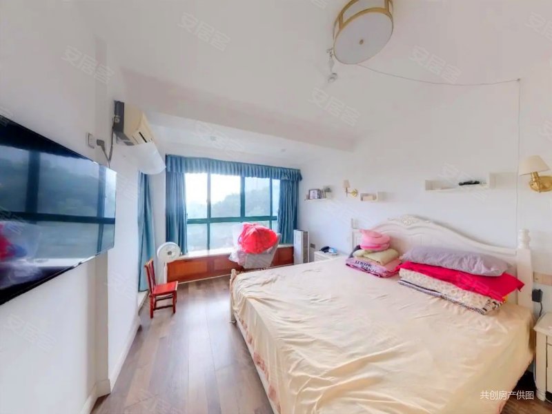 四房两卫带储物间