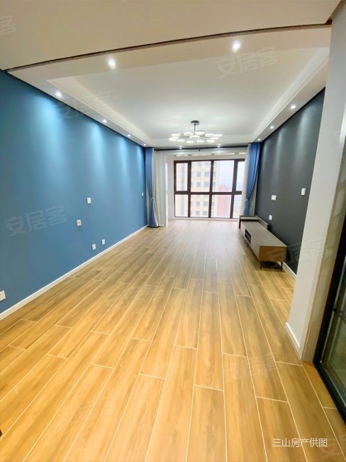 地铁口东润玺城2期三室精装修楼层好随时看房价位低