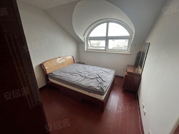 青岛市南香港中路香港花园大公馆近燕儿岛地铁 漳州二路 香港大公园