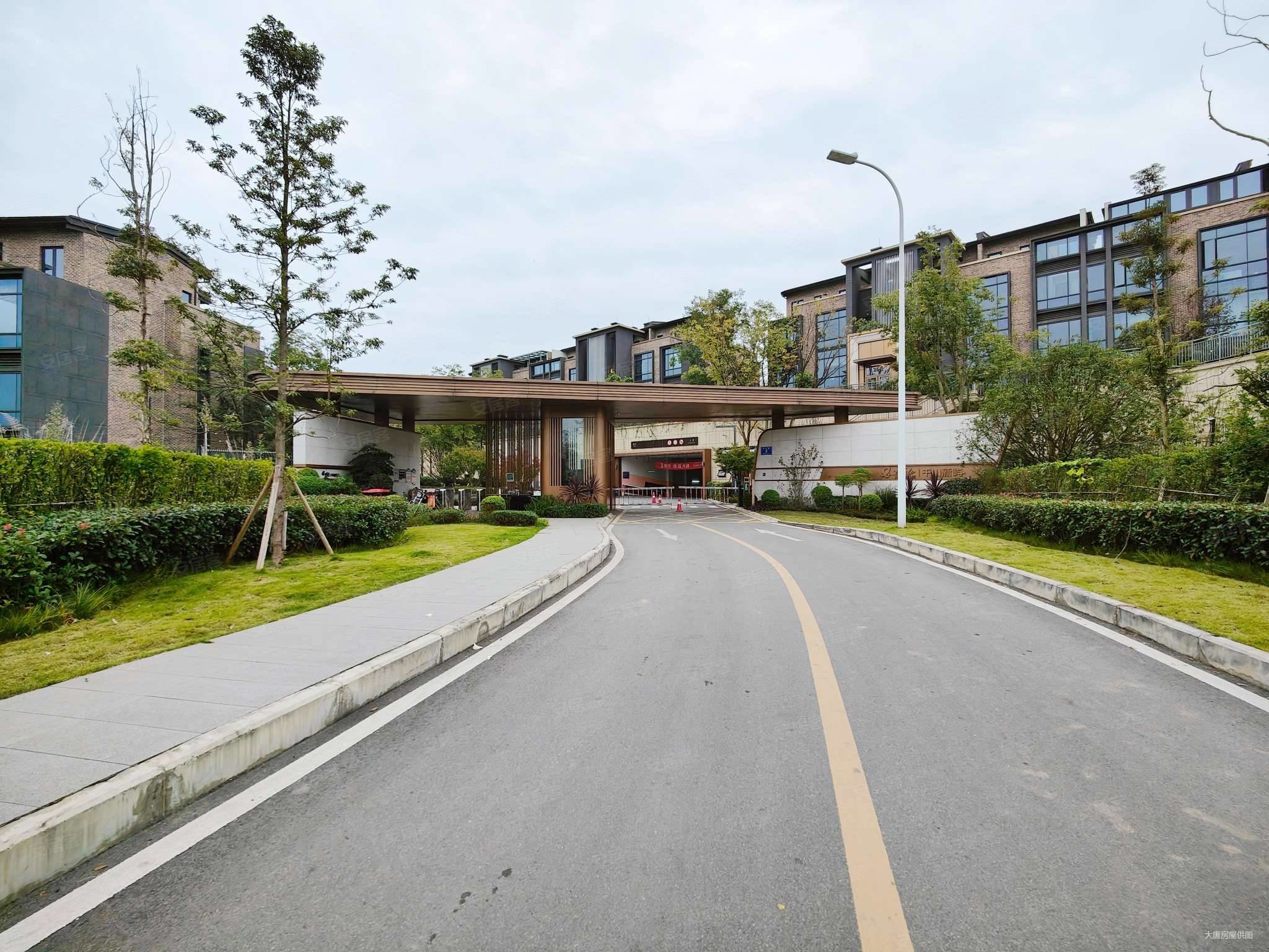 龙湖悠山郡千山新屿 有电梯 精装修 次新小区 产权清晰