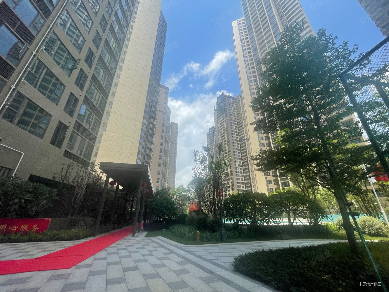 山海四季城二期华府现房少量出售精装三房位置好下楼地铁