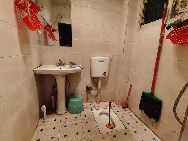 重庆璧山璧山老城区正则中学家属院中央大街旁 电梯房 家装两房超大