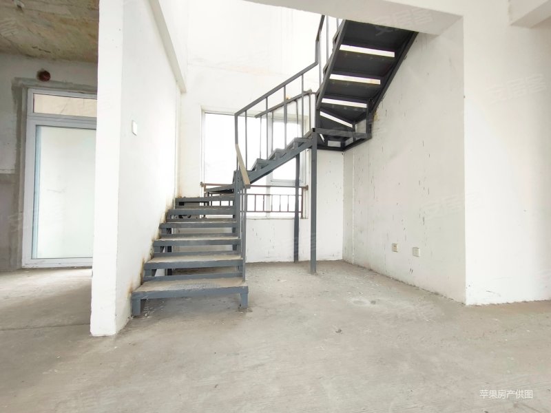 真实在售丨顶跃带露台丨四房可改五房丨证满税费低