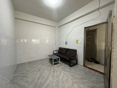 海口龙华海垦自家房无中介 可短租电梯房 带阳台 秀峰海瑞旁 正规一房一厅出租房源真实图片