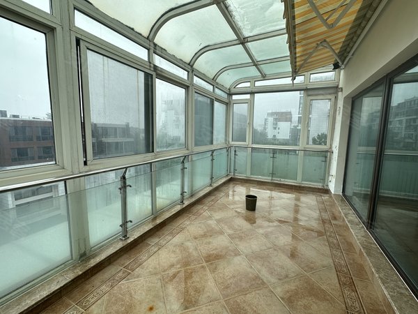 青岛崂山浮山前鲁信未央花园随时看 叠拼复式 位置安静不靠路 三层