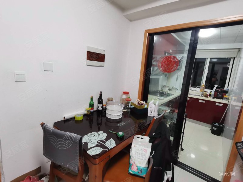 荣安花园2室精装修141万