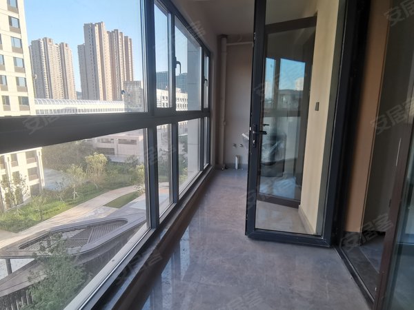 青岛崂山高科园华新园东宸府房源采光好,南北通透,业主诚意出出租房源