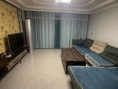 阿拉尔幸福路国际商贸城南北苑，精装，两室两厅，二楼，拎包入住。出租房源真实图片