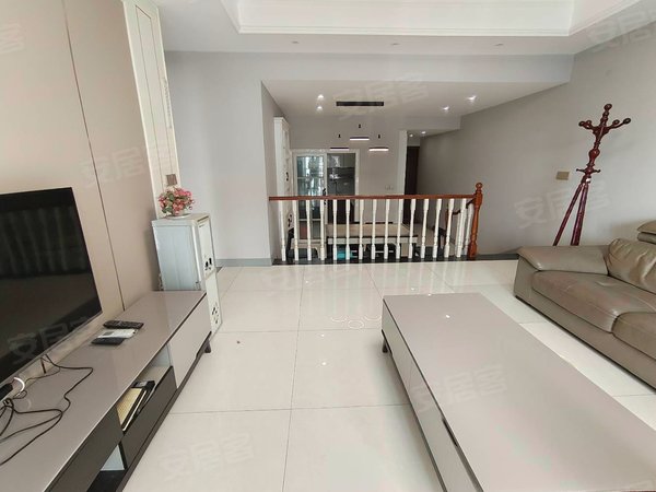 重庆北碚城南新区海宇状元府第正规三房双卫出租,户型方正大气出租