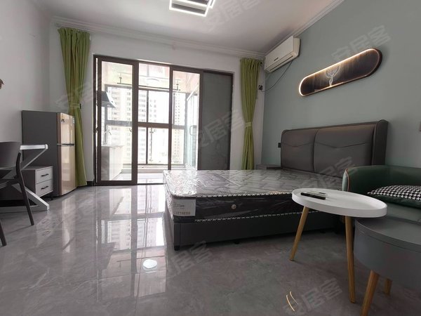 戳戳戳,快点进来看这套房,大空间落地窗,近吉利,威睿,康龙!