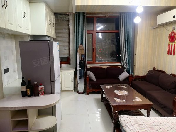包头昆都仑丰盈道京奥港花园(商住楼)押一付一，帝景豪华装修，带空调，包网络，全家配套实木家具出租房源真实图片