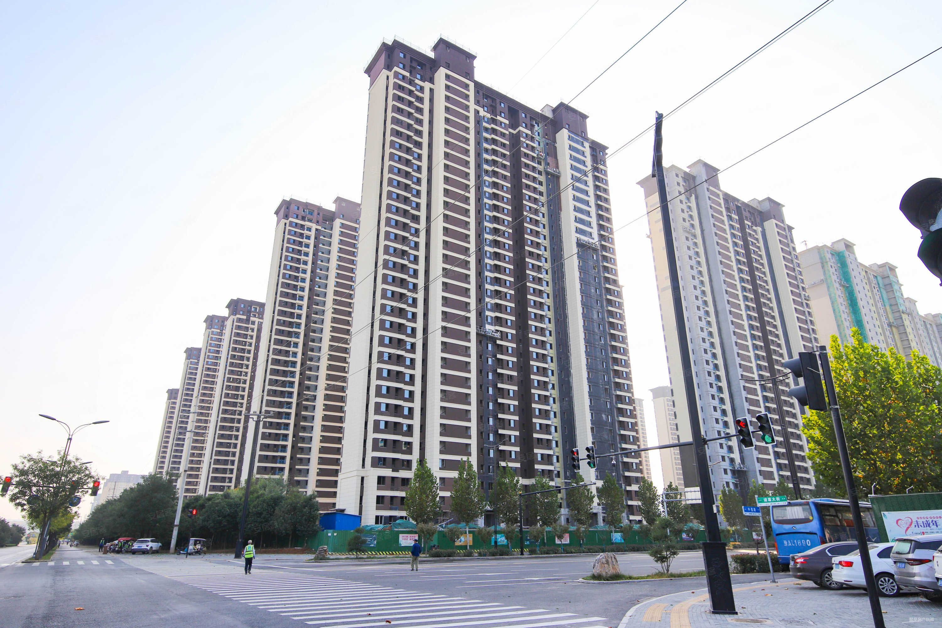 凤鸣水岸3室2厅1卫98㎡南北65万