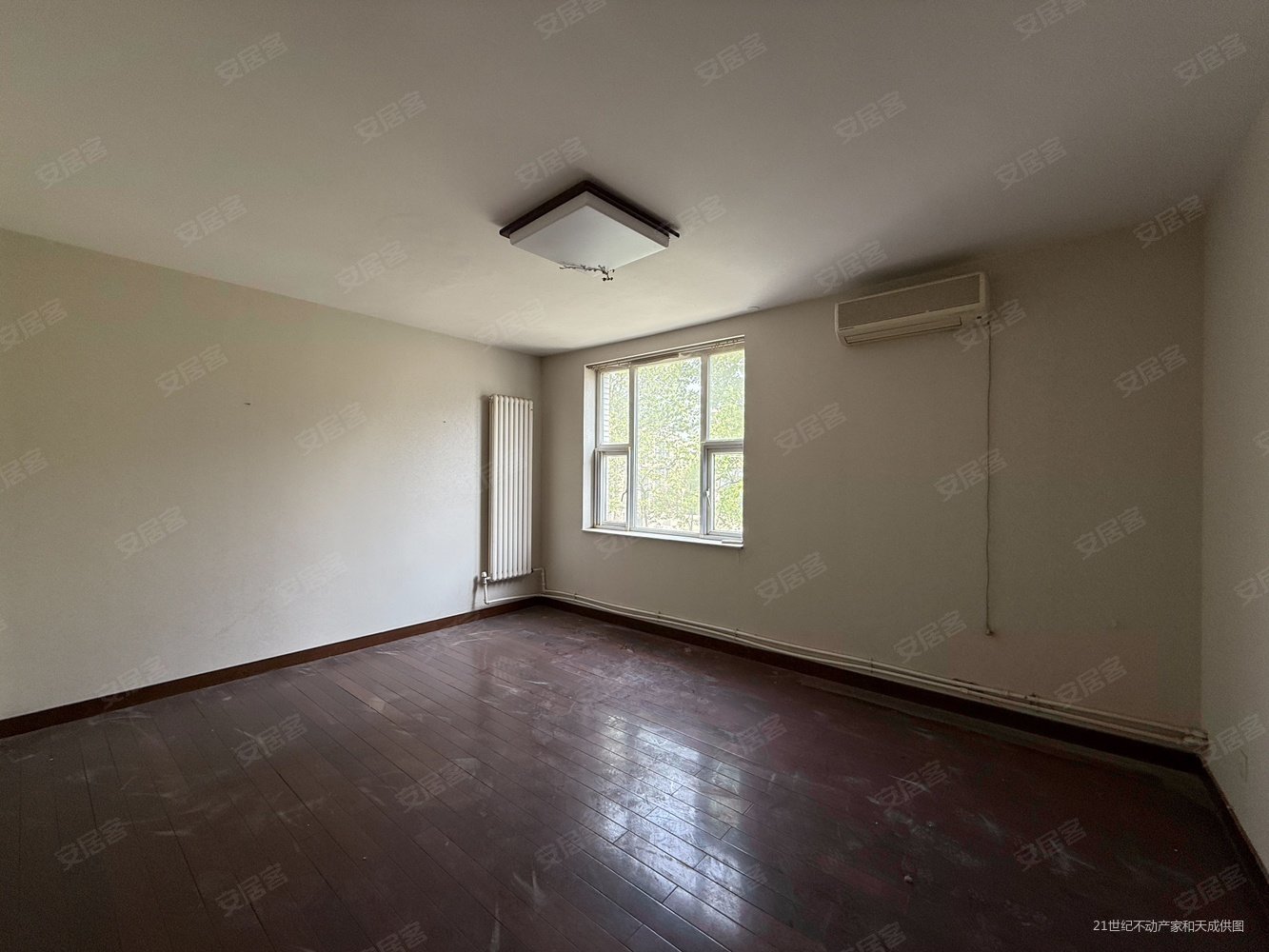 一栋洋房5室2厅3卫261.1㎡南北1680万