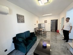 滁州南谯紫金广场全屋定制家具，品牌家电，环境温馨，领包入住，适合情侣入住！出租房源真实图片