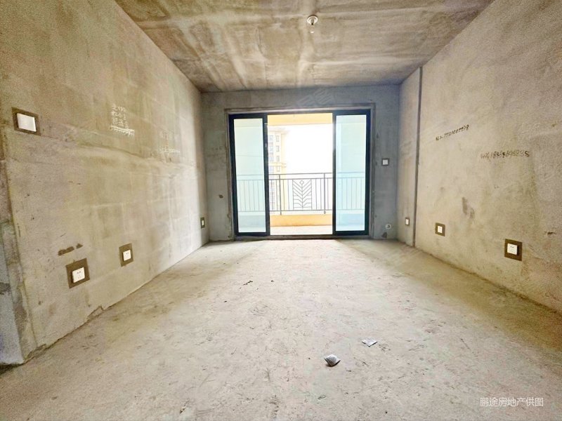 急卖价格好谈次新小区振业城毛坯四室两厅可随时看房