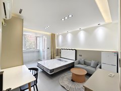 松涛街地铁口，淞泽家园，一居室精装朝南公寓，可短租月付