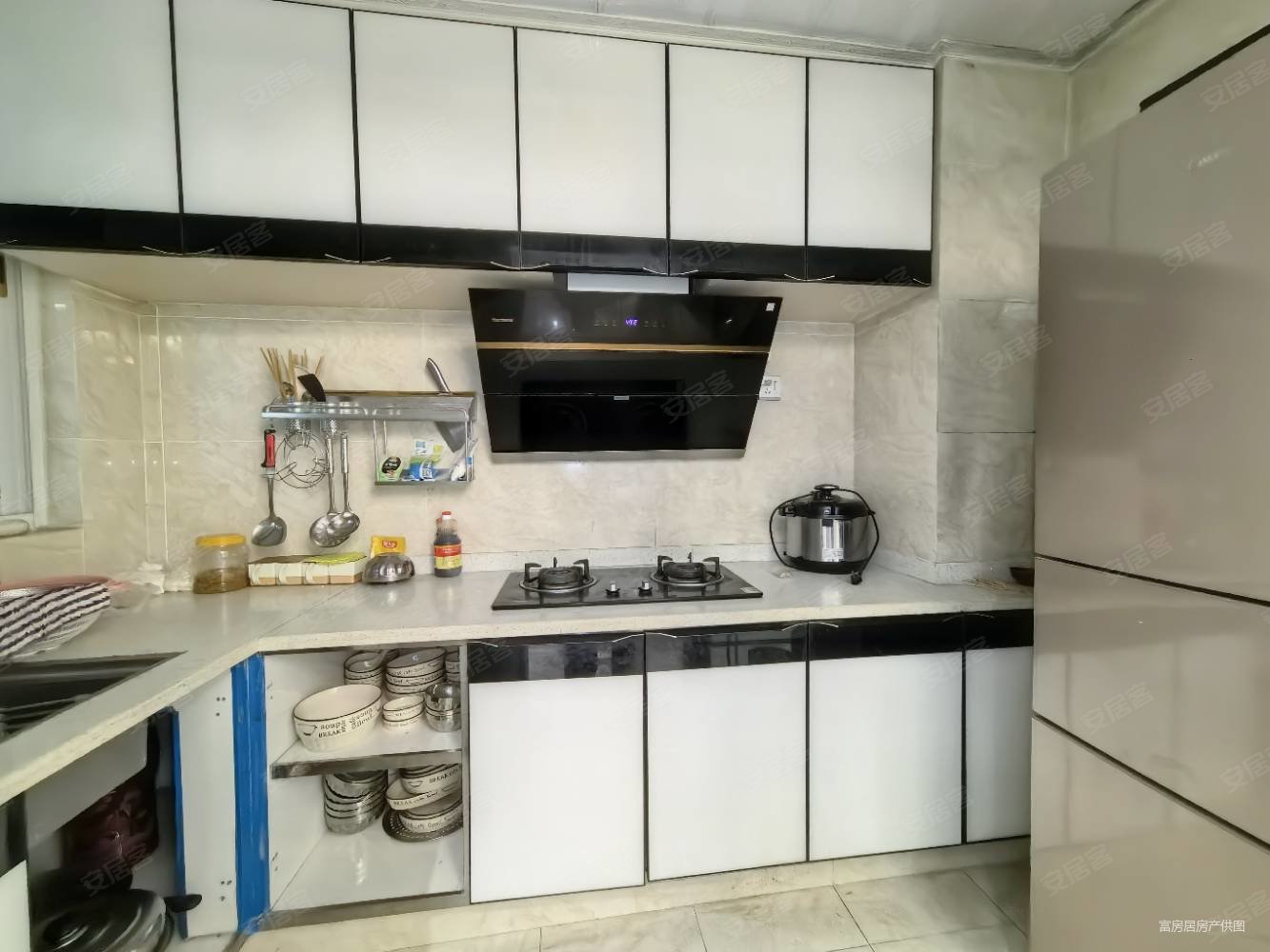 锦利王府3室2厅1卫92㎡北49万