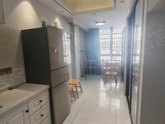 海门海门市区海南路国际车城精装修二室一厅可以月付 850元每月出租房源真实图片