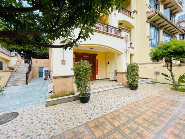 三亚天涯凤凰岛凤凰水城凤凰湾(别墅)凤凰水城沿河别墅 私家电梯 前后