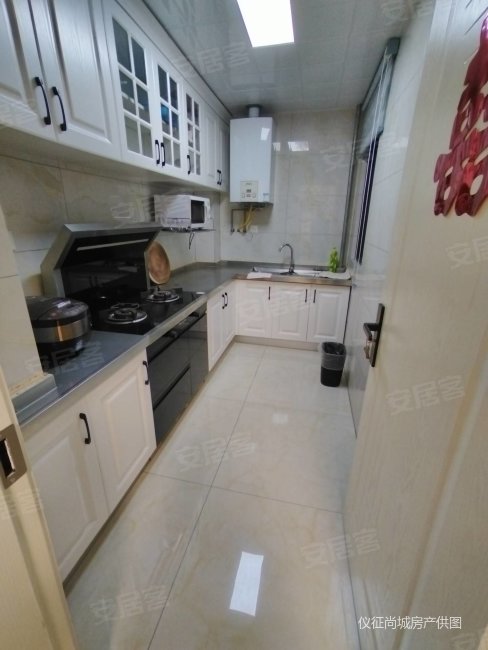 奥林匹克旁晶崴公馆二室精装电梯婚房698万靠中医院