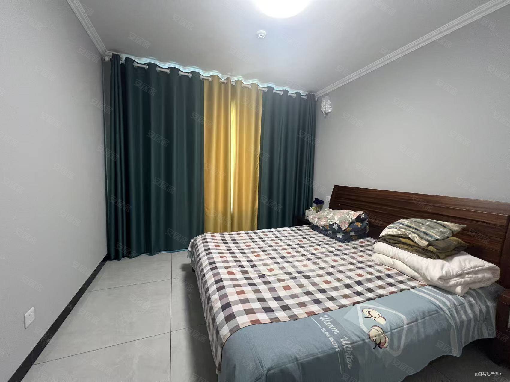 中海河山郡3室2厅2卫126㎡南北166万