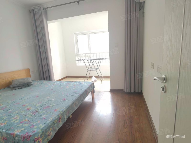 徐州房产网>徐州二手房>泉山二手房>火花二手房>荣盛城麓山荣郡>800