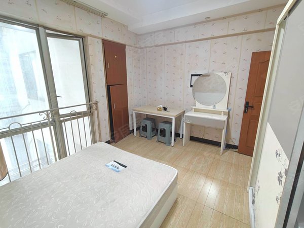 重庆渝中朝天门庆隆海客瀛洲来福士 朝天门 解放碑附近 押一付一 民水