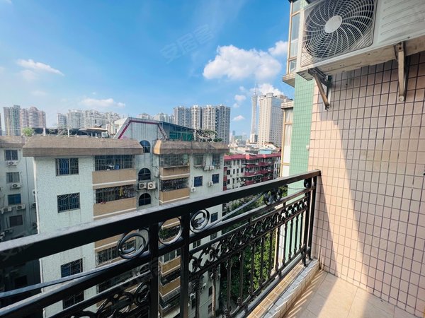 广州海珠新港西愉景雅苑鹭江 近地铁 温馨三房 大型花园小区 豪华装修