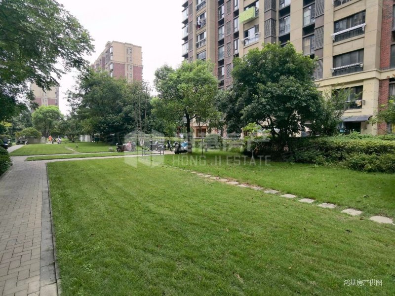 经典3室2厅1卫1阳台南户全明豪装带花园,万科城三期二手房,161万,3室2