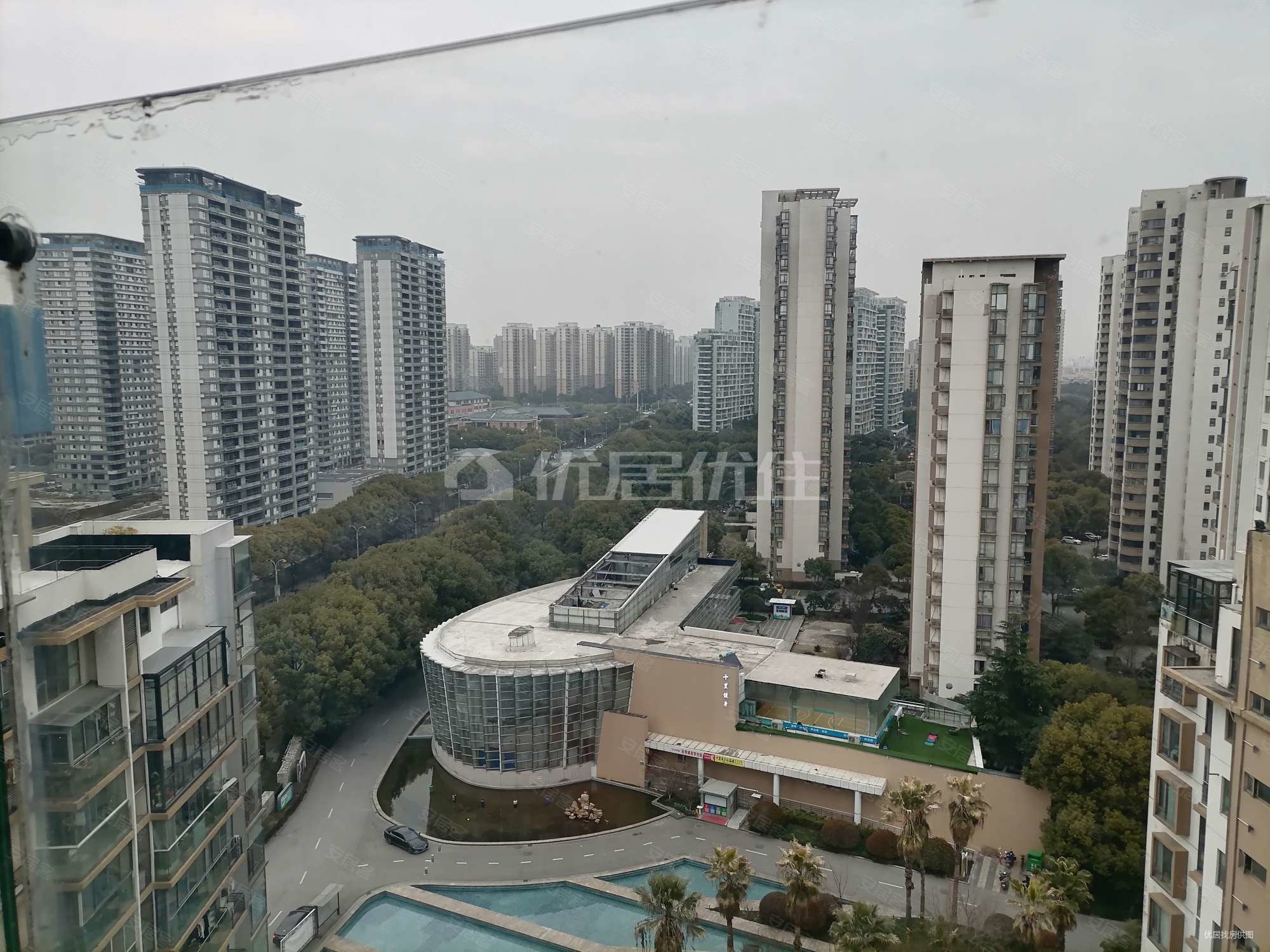 南北通透 高楼层 全天采光 视野开阔无遮挡,湖畔天城二手房,425万,3室