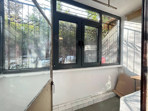 北京丰台菜户营万泉寺南里两居4500 丽泽商务旁万泉寺南里精装南北