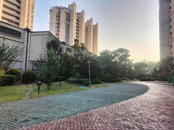 太湖广场地铁方圆荟南长街恒隆广场八佰伴金星大厦,梁溪租房-无锡58