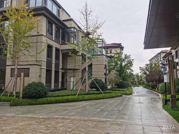 青岛城阳夏庄鑫江合院李沧北,鑫江合院精装套四两厅,第一次出租,看房