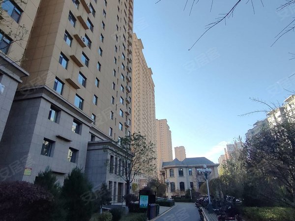 卫校对面柏林春天一居2层拎包住万豪新天地德国小镇玉兰湾,榆次租房